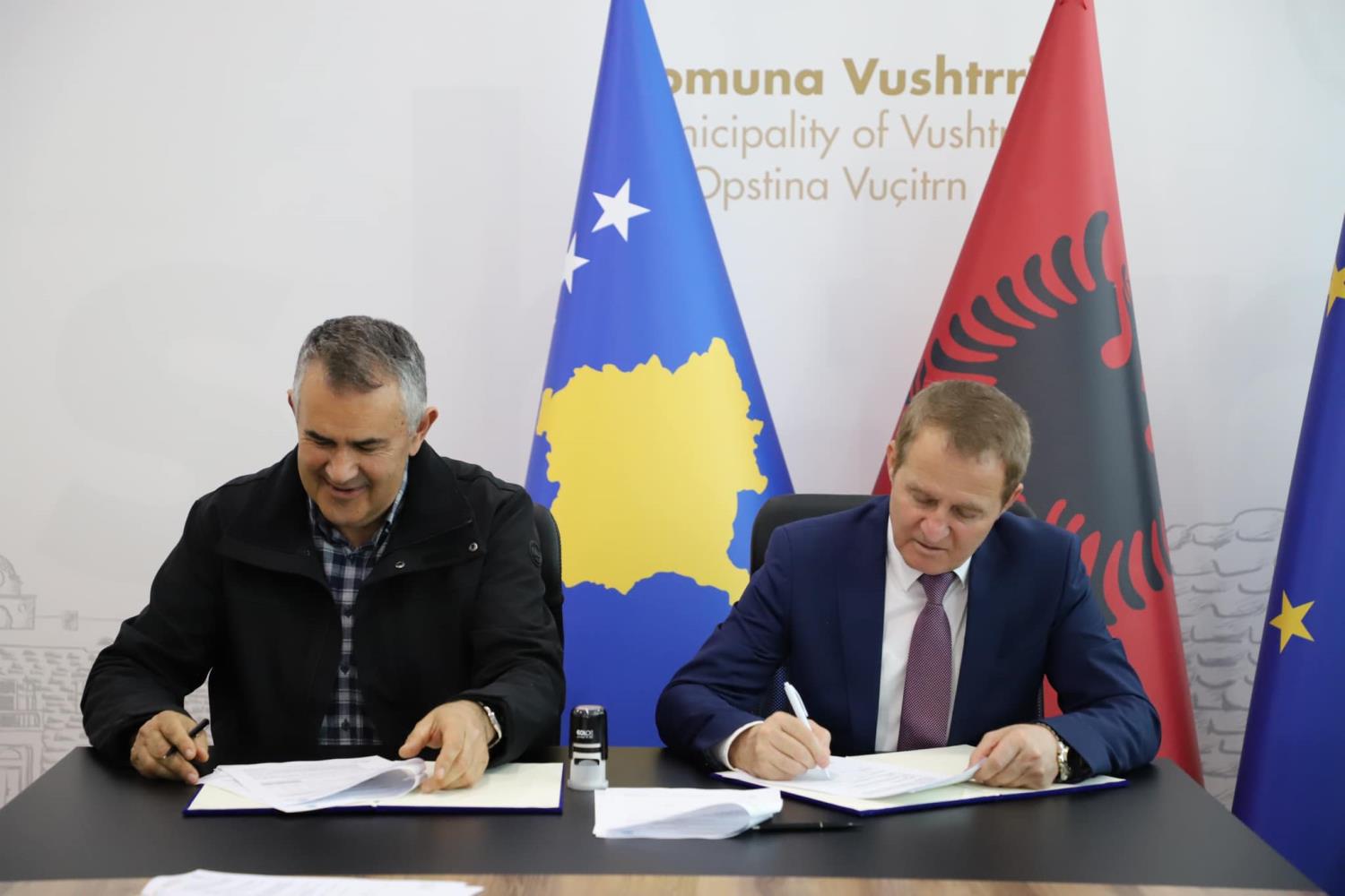 Nënshkruhen marrëveshjet e bashkëpunimit me komunën e Vushtrrisë dhe atë të Shtimes